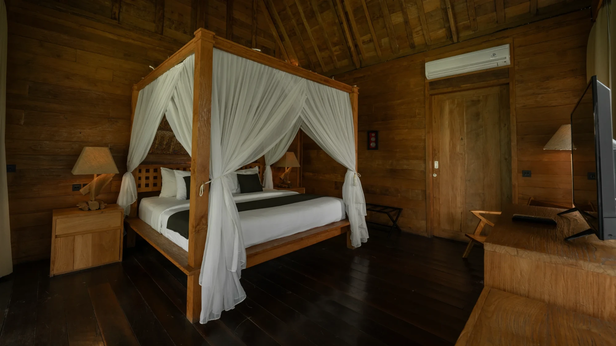 One Bedroom Garden Wooden Villa